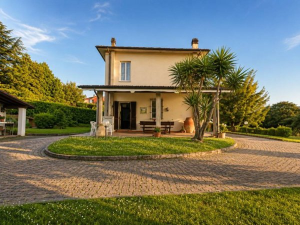 casa indipendente in vendita a Camaiore