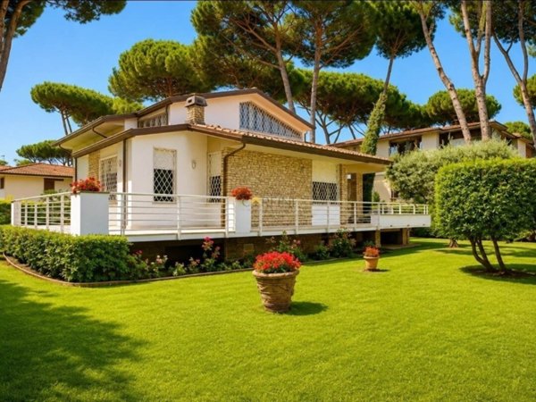 casa indipendente in vendita a Camaiore in zona Secco