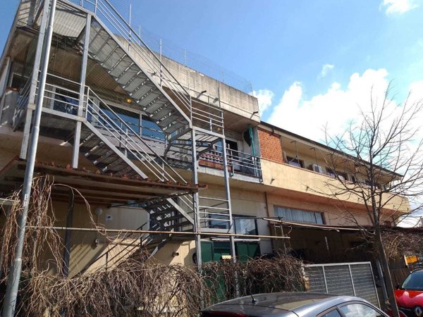 negozio in vendita a Camaiore in zona Capezzano Pianore