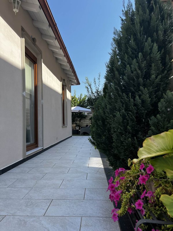 casa indipendente in vendita a Camaiore in zona Lido di Camaiore