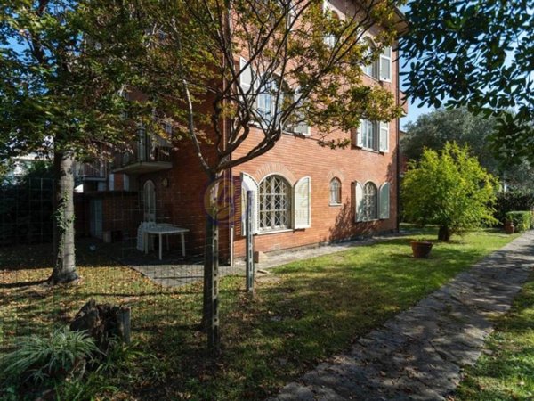 casa indipendente in vendita a Camaiore in zona Secco