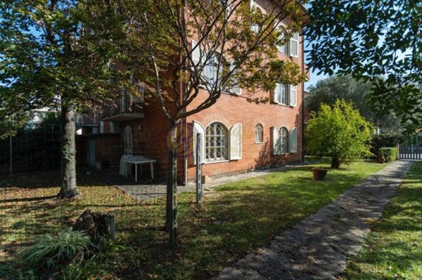 casa indipendente in vendita a Camaiore in zona Lido di Camaiore