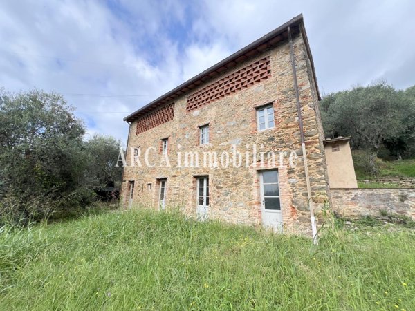 casa indipendente in vendita a Camaiore in zona Pieve di Camaiore