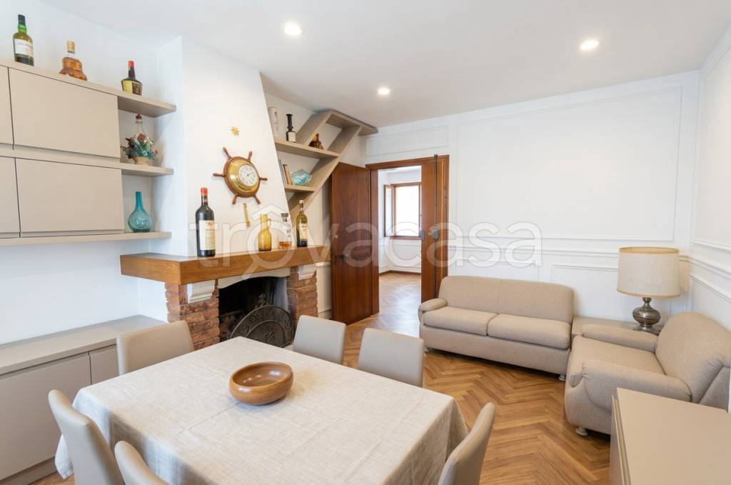 appartamento in vendita a Camaiore in zona Lido di Camaiore