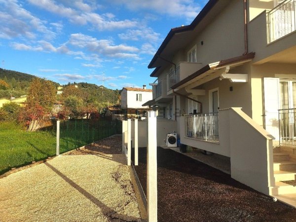 casa indipendente in vendita a Camaiore in zona Capezzano Pianore