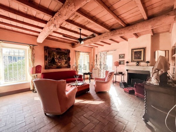 casa indipendente in vendita a Camaiore
