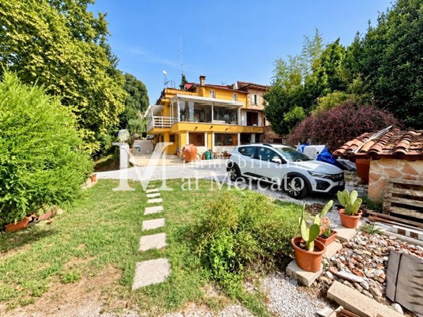casa indipendente in vendita a Camaiore