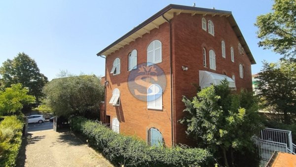 casa indipendente in vendita a Camaiore in zona Lido di Camaiore