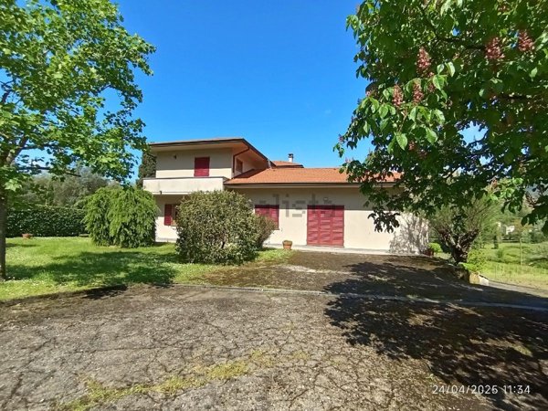 casa indipendente in vendita a Camaiore in zona Pontemazzori