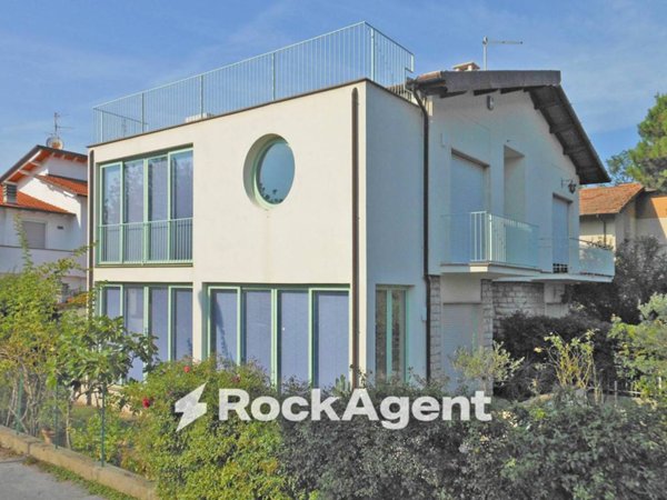 casa indipendente in vendita a Camaiore in zona Lido di Camaiore