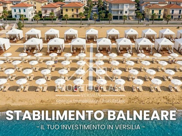 negozio in vendita a Camaiore