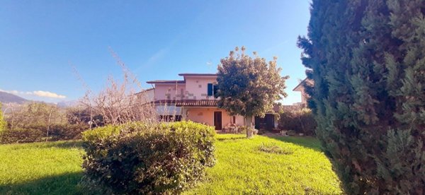 casa indipendente in vendita a Camaiore in zona Capezzano Pianore
