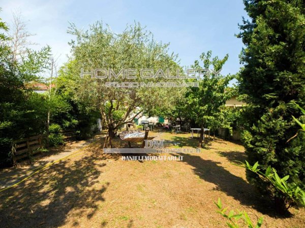casa indipendente in vendita a Camaiore