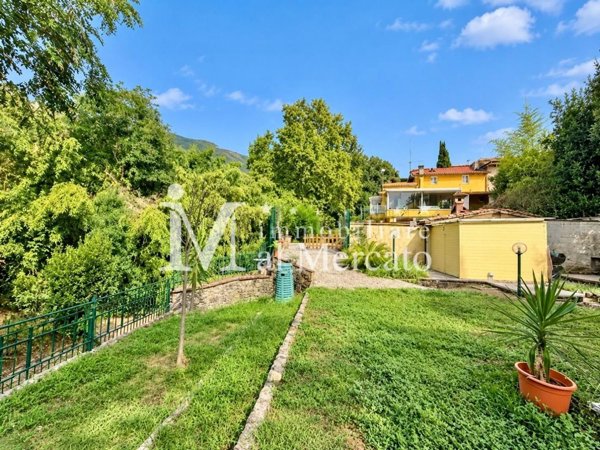 casale in vendita a Camaiore