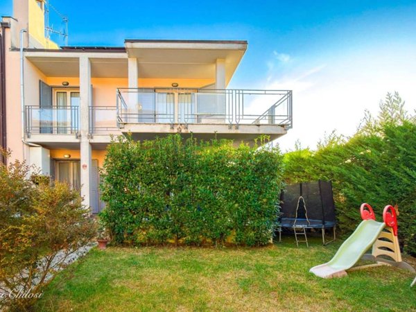 casa indipendente in vendita a Camaiore