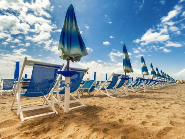 negozio in vendita a Camaiore