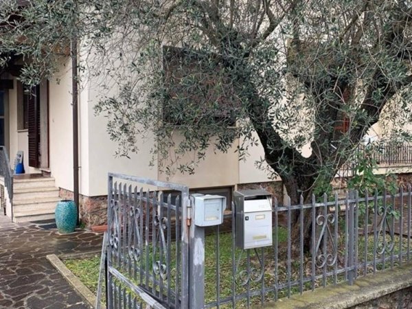 casa indipendente in vendita a Camaiore in zona Capezzano Pianore