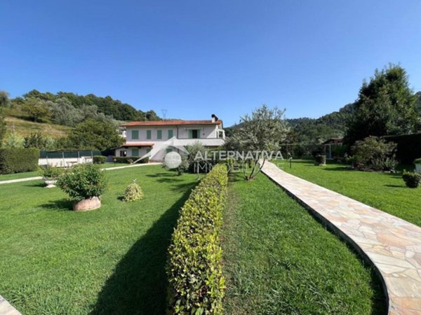 casa indipendente in vendita a Camaiore in zona Marignana
