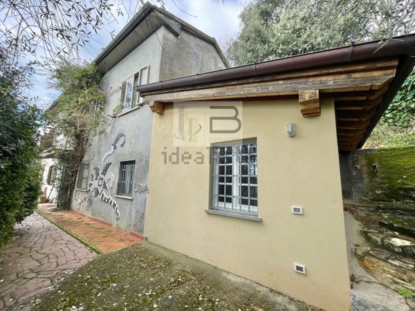 casa indipendente in vendita a Camaiore