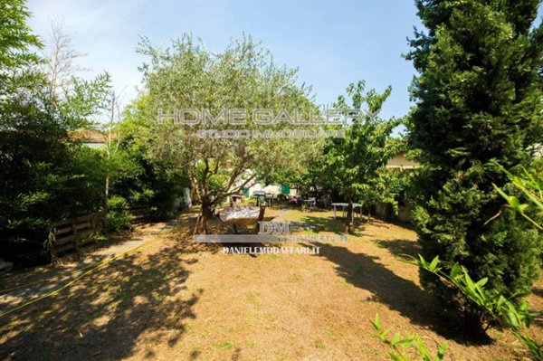 casa indipendente in vendita a Camaiore