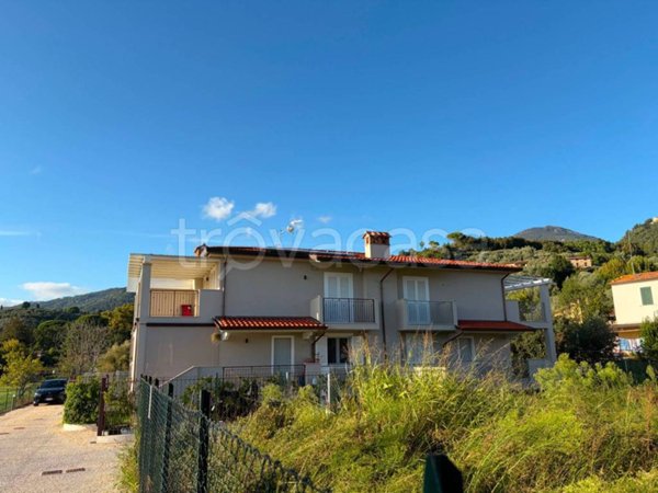 casa indipendente in vendita a Camaiore in zona Capezzano Pianore