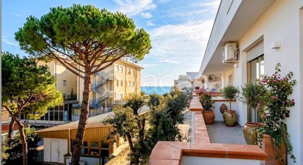 appartamento in vendita a Camaiore in zona Lido di Camaiore
