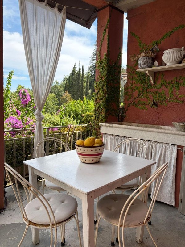 casa indipendente in vendita a Camaiore in zona Pedona