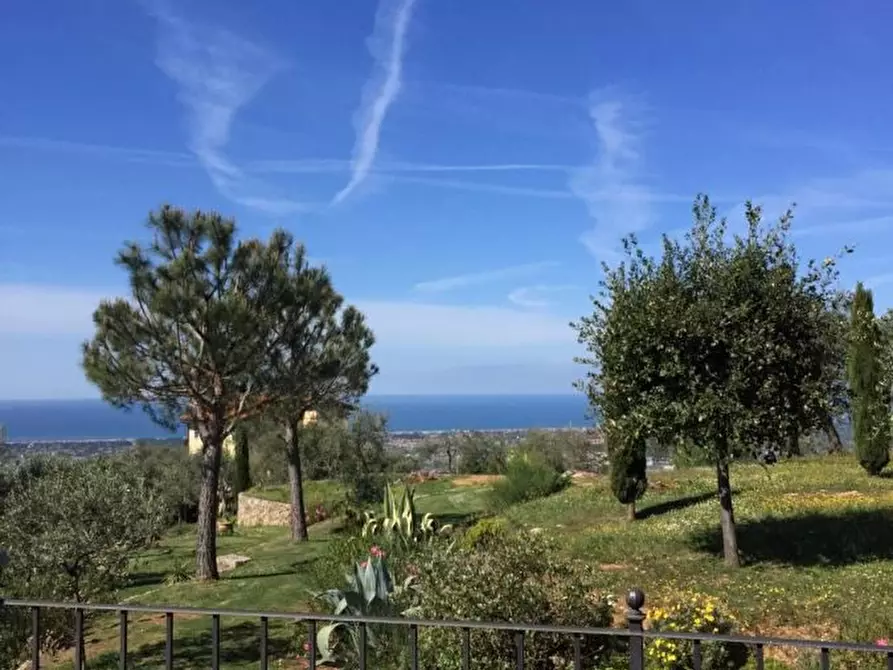 casa indipendente in vendita a Camaiore