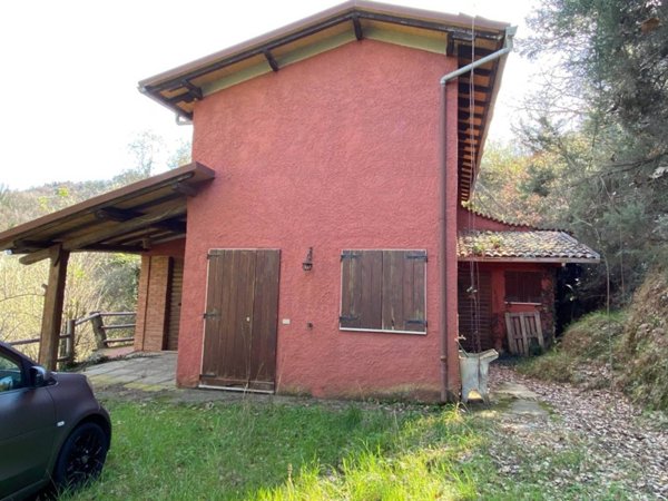 casale in vendita a Camaiore