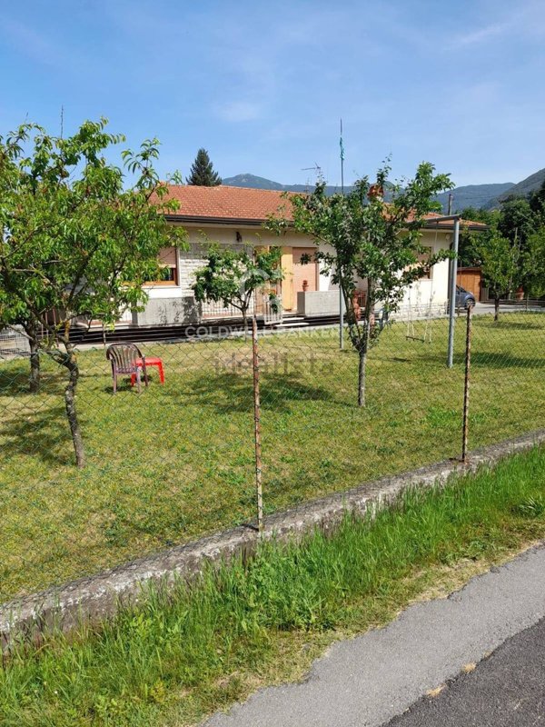 casa indipendente in vendita a Camaiore in zona Marignana
