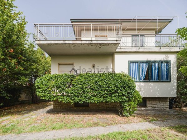 casa indipendente in vendita a Camaiore