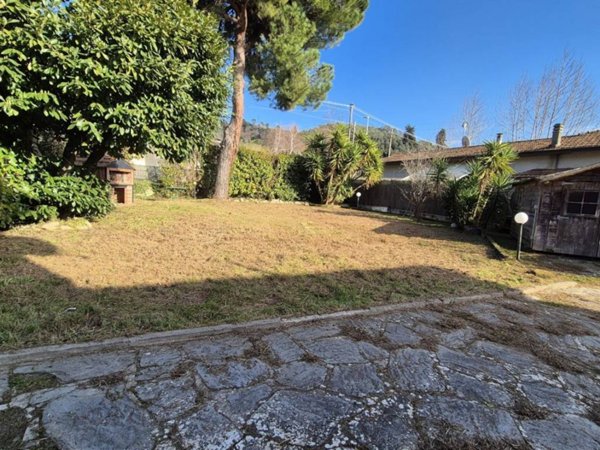 casa indipendente in vendita a Camaiore in zona Capezzano Pianore