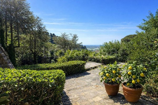 casa indipendente in vendita a Camaiore