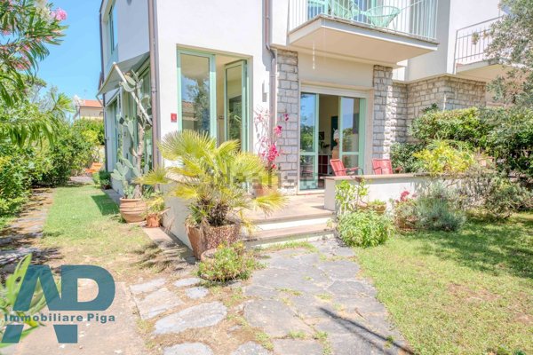 casa indipendente in vendita a Camaiore in zona Secco