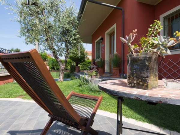 casa indipendente in vendita a Camaiore in zona Capezzano Pianore