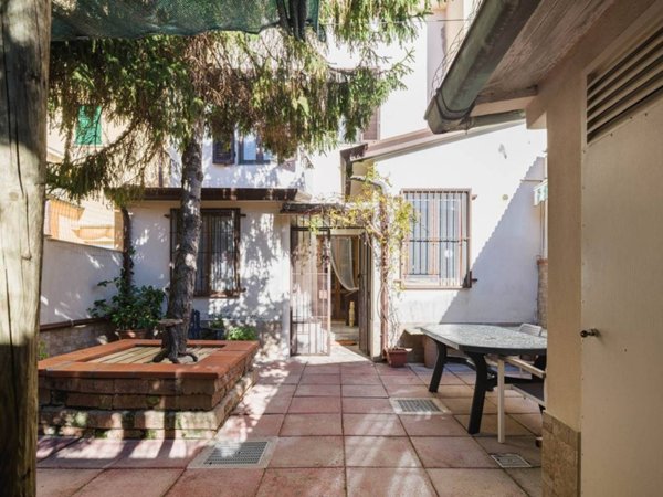 casa indipendente in vendita a Camaiore