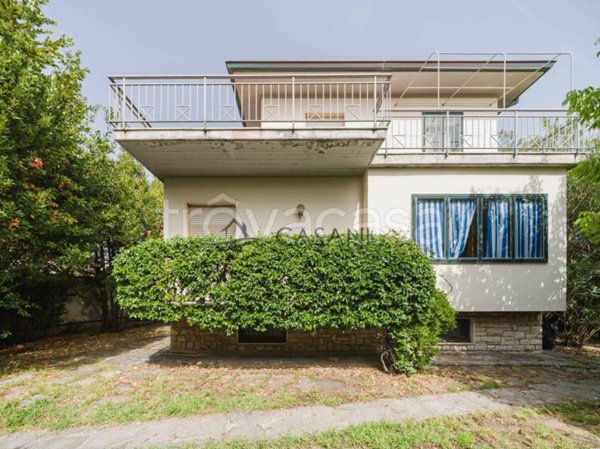 casa indipendente in vendita a Camaiore in zona Lido di Camaiore