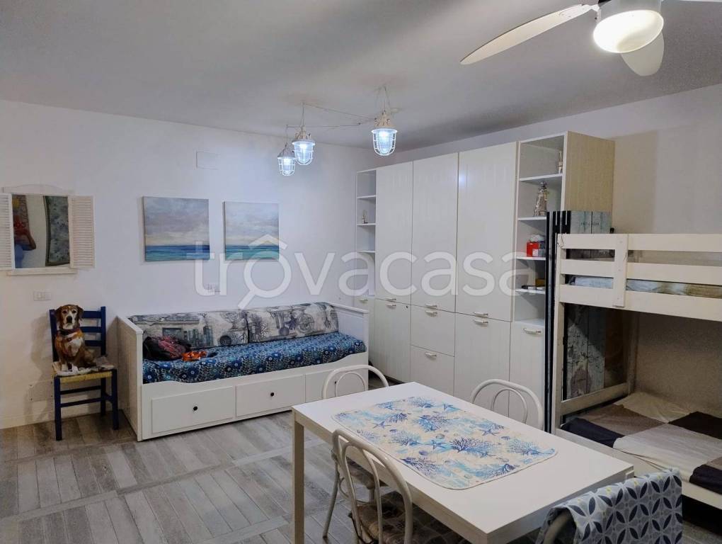 appartamento in vendita a Camaiore in zona Lido di Camaiore