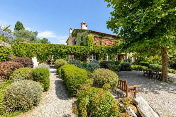 casa indipendente in vendita a Camaiore in zona Lido di Camaiore