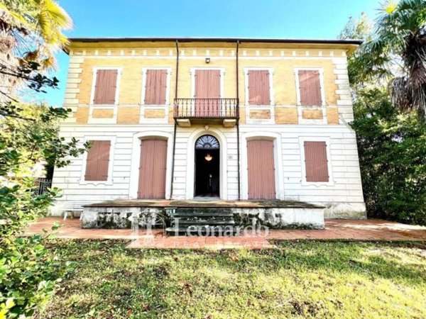 casa indipendente in vendita a Camaiore