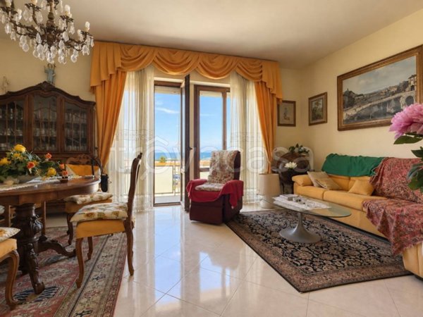 appartamento in vendita a Camaiore in zona Lido di Camaiore