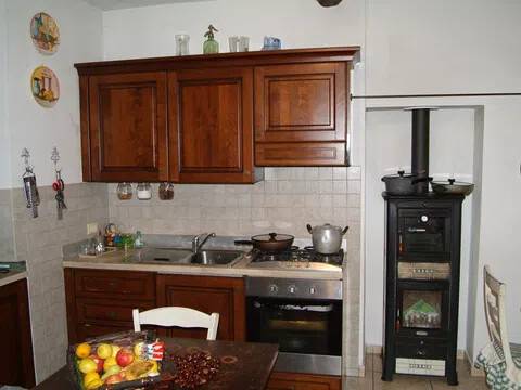 casa indipendente in vendita a Camaiore in zona Casoli