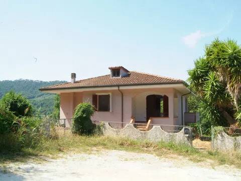 casa indipendente in vendita a Camaiore in zona Marignana