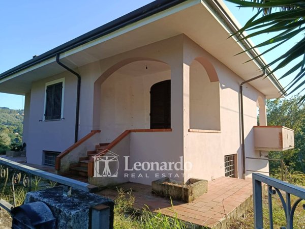 casa indipendente in vendita a Camaiore