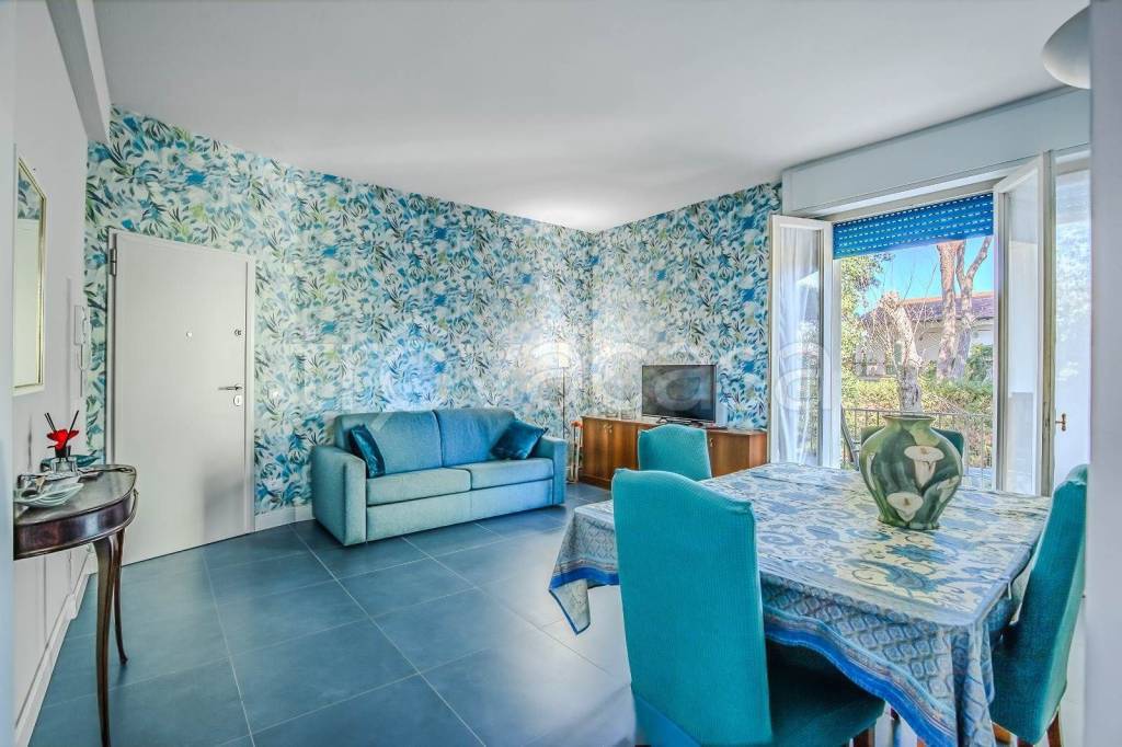 appartamento in vendita a Camaiore in zona Lido di Camaiore
