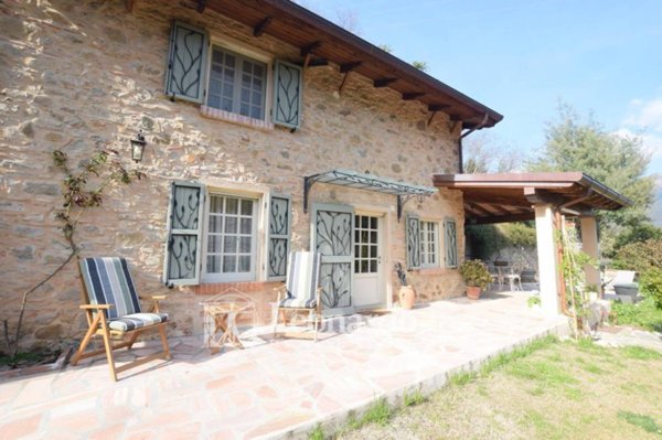 casa indipendente in vendita a Camaiore