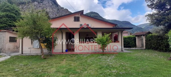 casa indipendente in vendita a Camaiore in zona Montebello