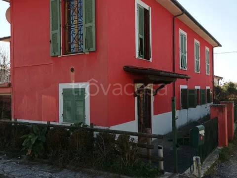 casa indipendente in vendita a Camaiore in zona Capezzano Pianore