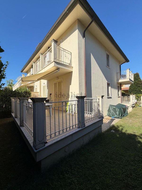 casa indipendente in vendita a Camaiore in zona Secco