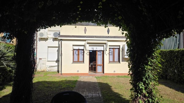 appartamento in vendita a Camaiore in zona Secco